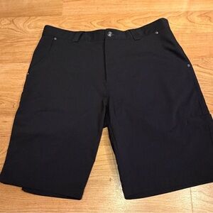 OGIO Men's Black Flat-Front Performance Golf Shorts Size 34